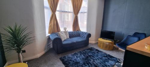 Χώρος καθιστικού στο 1BD Winter Garden Gem Close To The Beach