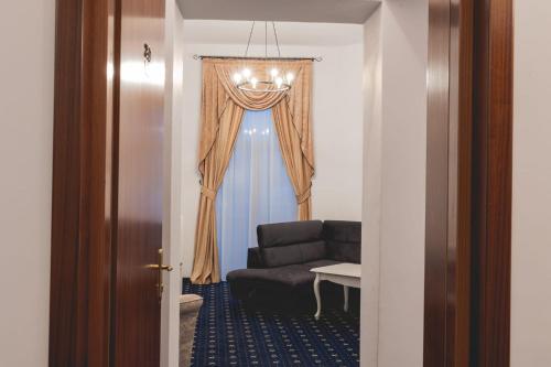 Posezení v ubytování Hotel Carol - Vatra Dornei