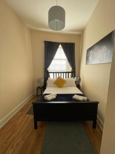 Легло или легла в стая в City Gem - Central & Stylish 1 Bed Apartment