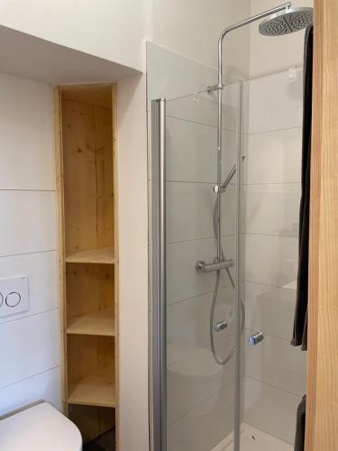 Ένα μπάνιο στο Ferienwohnung am Stockerbach