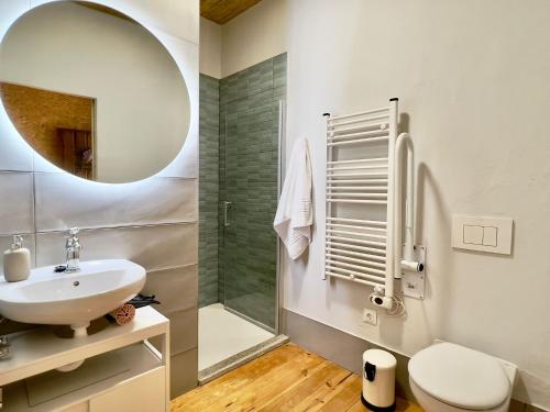 Koupelna v ubytování Apartamentos Turísticos Juego de Cañas
