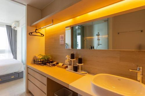Ένα μπάνιο στο Veranda Residence Pattaya Ocean View by Phunnaaluck
