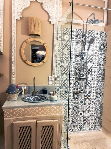 Un baño de Riad Green Vines