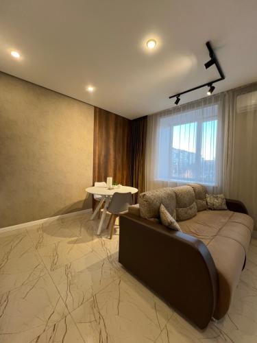 Χώρος καθιστικού στο LUX Евродвушка