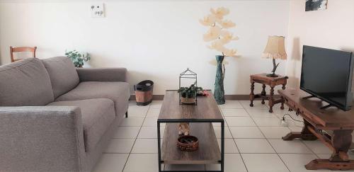 Zdjęcie z galerii obiektu Appartement avec terrasse, garage, au centre-ville de Perros-Guirec - Réf 950 w mieście Perros-Guirec
