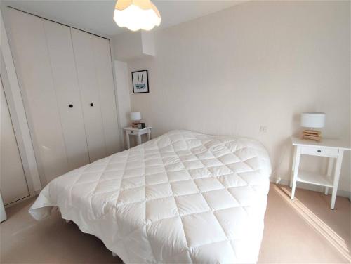 מיטה או מיטות בחדר ב-Appartement avec WIFI, parking au centre de PERROS-GUIREC Réf - 953
