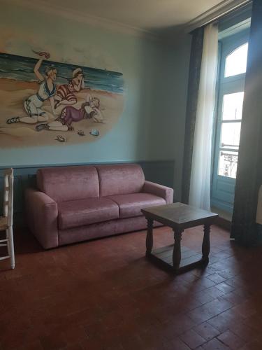 Posezení v ubytování Mes à Moi in Pezenas - Appartements de charme - Baignoire Balnéo