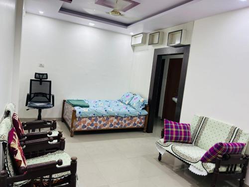 Χώρος καθιστικού στο Self Check In 2BHK Home