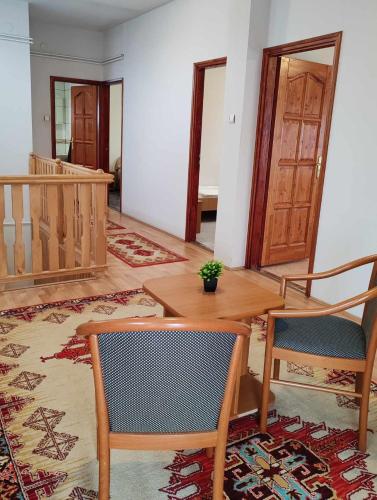 Posezení v ubytování Sunny City House Dunaújváros