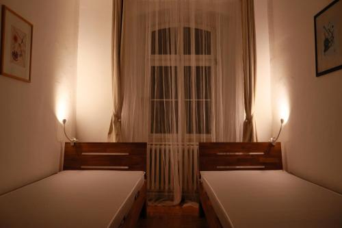 Ein Bett oder Betten in einem Zimmer der Unterkunft Besondere Ferienwohnung in Königslutter am Elm