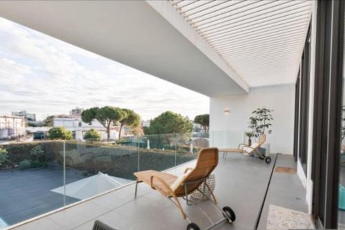 Un balcón o terraza en Luxurious Villa Vilamoura
