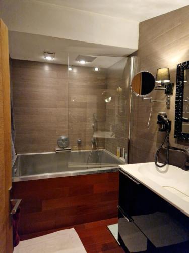 Photo de la galerie de l'établissement Appartement chaleureux en plein coeur de Bordeaux, à Bordeaux