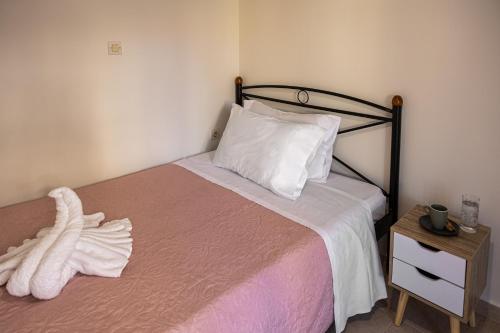 Katil atau katil-katil dalam bilik di Pavlos Apartments