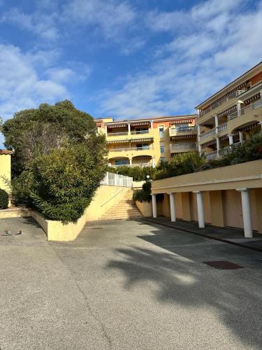 LA BLUETTE - VUE MER - PLAGE - PISCINE - Saint Raphaël -