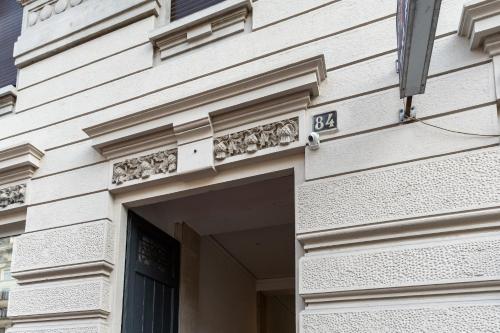 Luxury Apartment - Near Stazione Centrale