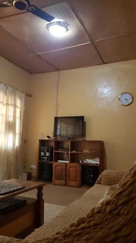 TV a/nebo společenská místnost v ubytování Annex House 2