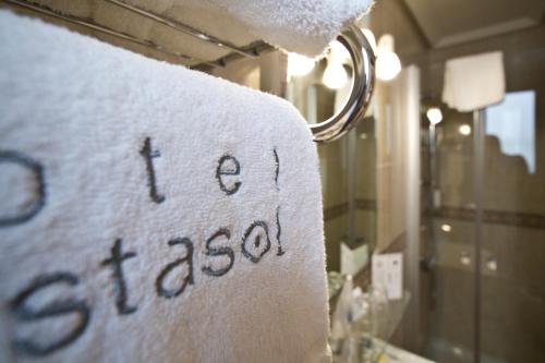 a towel with the price on it on a counter at Hotel Costasol in Almería