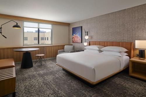 Sheraton Denver Downtown Hotel Image