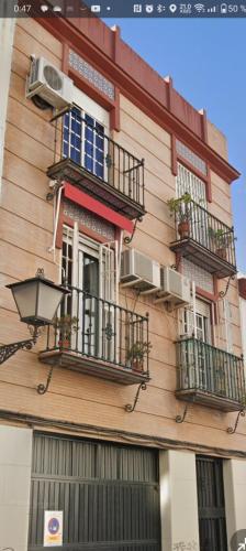 Luminoso Apartamento Exterior en el Centro con Balcón y Patio