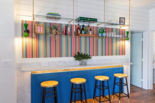 Ο χώρος του lounge ή του μπαρ στο Royal Cottage I