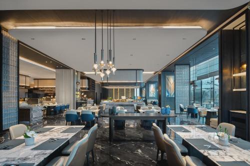 Restoran atau tempat lain untuk makan di Crowne Plaza Ezhou by IHG