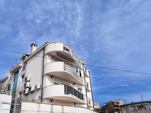 Apartments with parking spaces Split - 22796