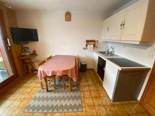 Charmant appartement à Petit-Châtel avec animaux admis