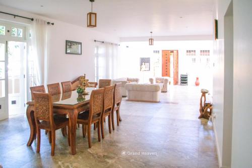 Posezení v ubytování Grand Haven Luxury Villa