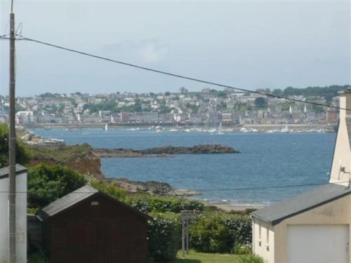 Maison Trez Rouz, à 100m de la plage , vue mer