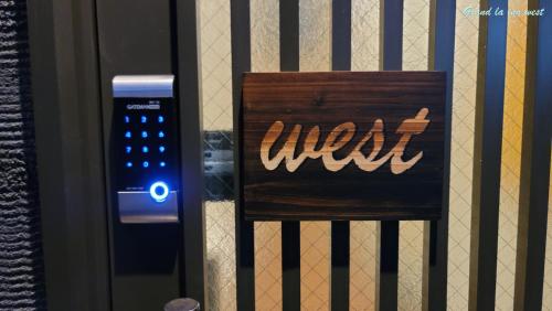 Grand la inn west
