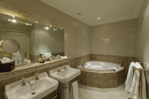 Gallery image of Luton Hoo Hotel, Golf and Spa in Luton