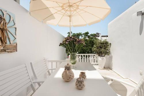 Mykonian Marvel: A Tranquil Oasis in the Old Town!