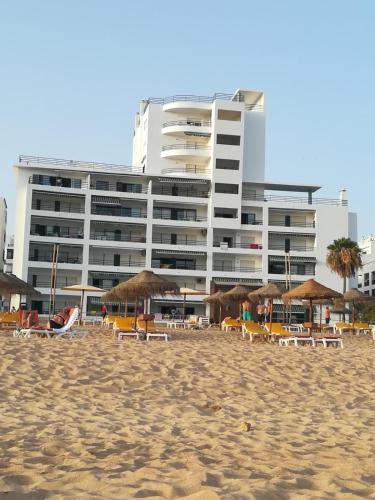 Beachfront flat with pool