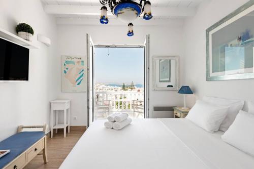 Mykonian Marvel: A Tranquil Oasis in the Old Town!