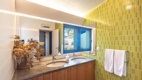 Koupelna v ubytování WHome Family Paradise, Exquisite Retreat for Holidays