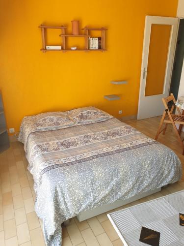 Photo de la galerie de l'établissement studio meublé carqueiranne, à Carqueiranne