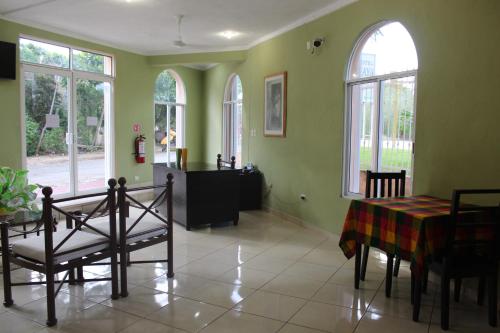 אזור ישיבה ב-Hotel Turquesa Maya
