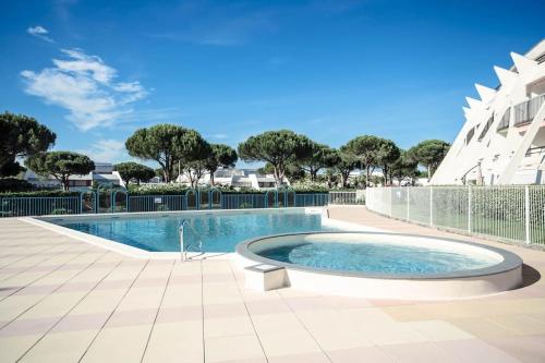 Chez Adeline - Confortable appartement avec piscine et parking