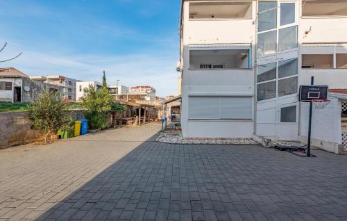 1 Bedroom Stunning Apartment In Novalja