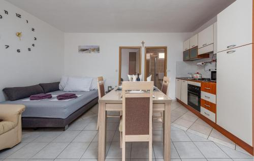 1 Bedroom Stunning Apartment In Novalja