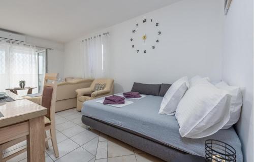 1 Bedroom Stunning Apartment In Novalja