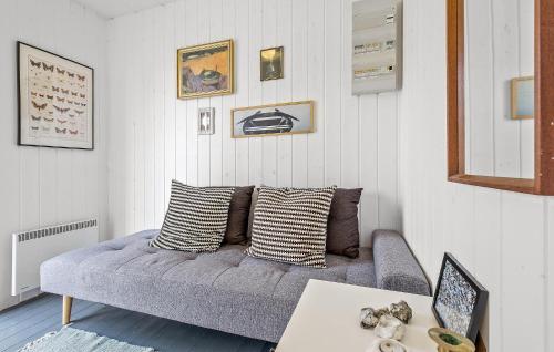 Svetainės erdvė apgyvendinimo įstaigoje 3 Bedroom Cozy Home In Sjllands Odde