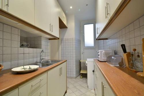 Wishing Well Apartment, Old Town - New Bathrooms , Full Air-Conditioning
