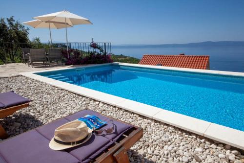 Elegant villa in Podgora with private pool and sea view