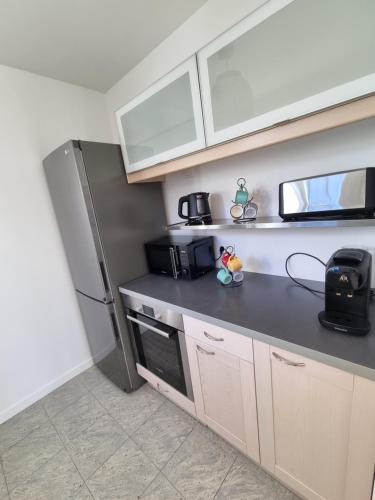 Photo de la galerie de l'établissement Villa avec piscine privée-4 ch-8 pers-Ronce les bains, à La Tremblade