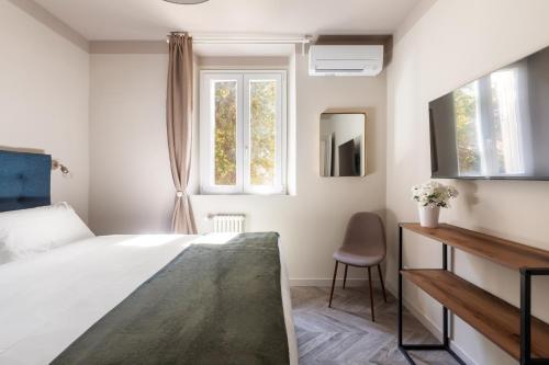Vatican Stunning 2 BR Apartment