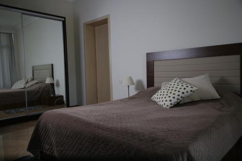 Postel nebo postele na pokoji v ubytování Exciting seaview villa Aymesa