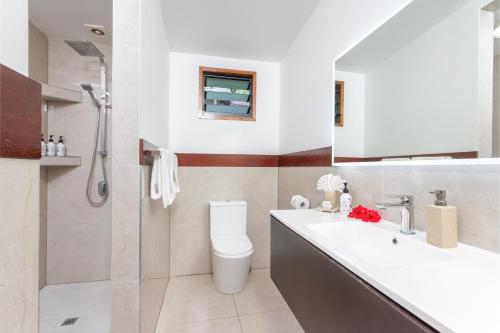Koupelna v ubytování Atupa Suites