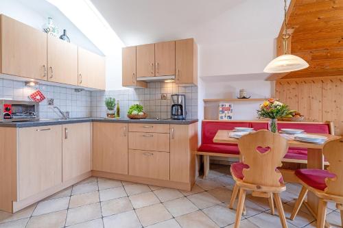 Una cocina o cocineta en Alpegger