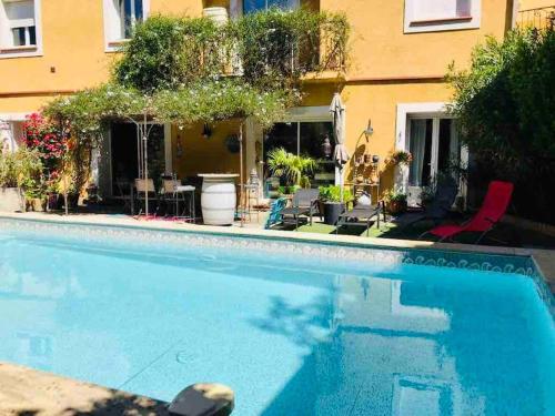 « Côté jardin » Central/Piscine/Jacuzzi/Parking